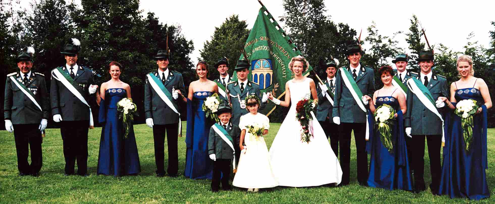 2001 Konigspaar mit Hofstaat Internet